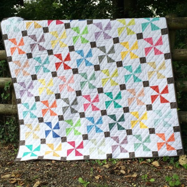 Free spotty pinwheel quilt pattern from Makower Uk