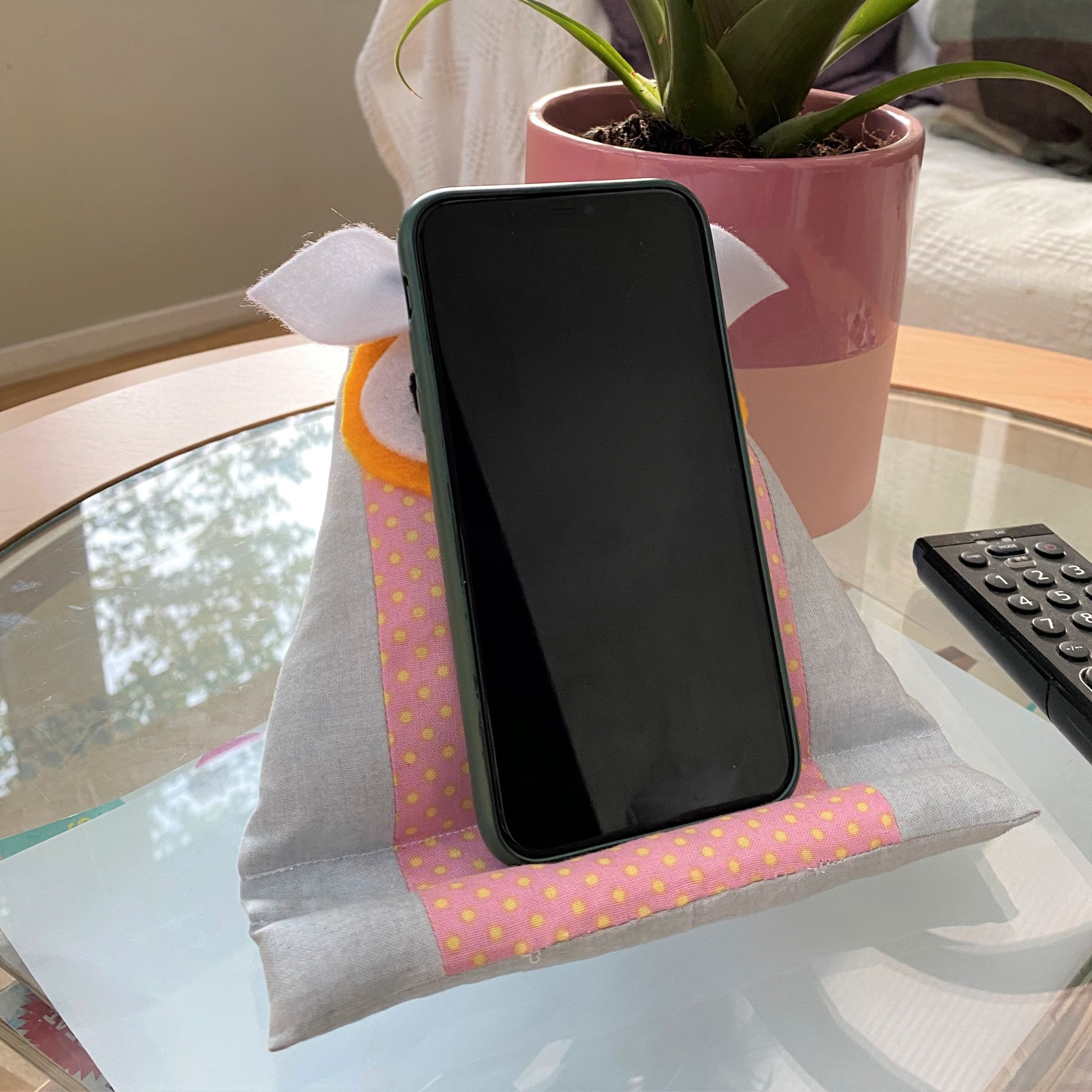 Owl tablet stand sewing pattern (4)