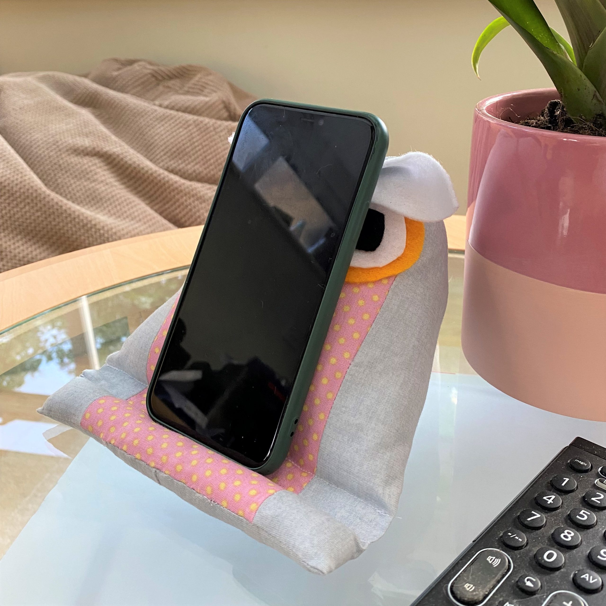 Owl tablet stand sewing pattern (5)