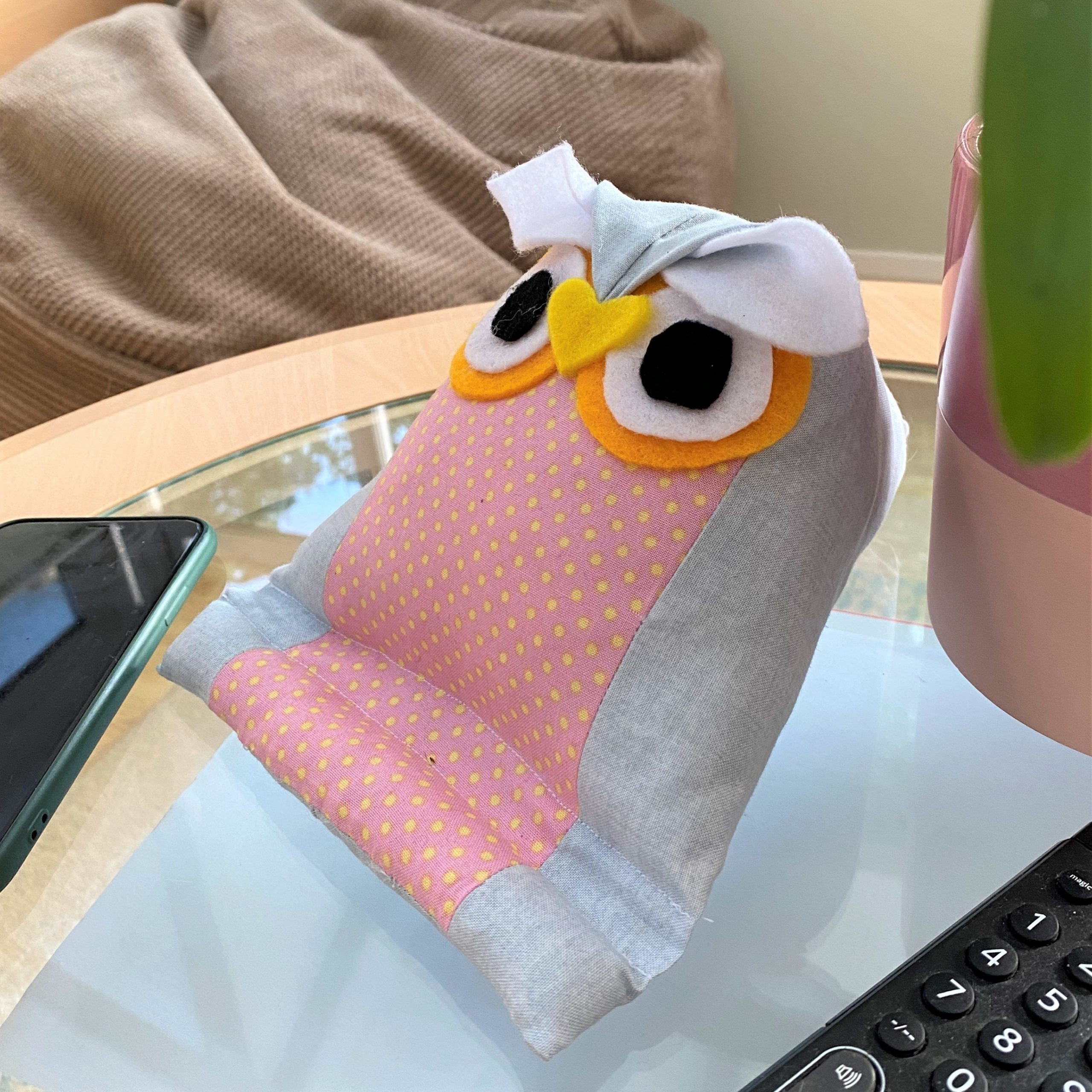 Owl tablet stand sewing pattern (7)