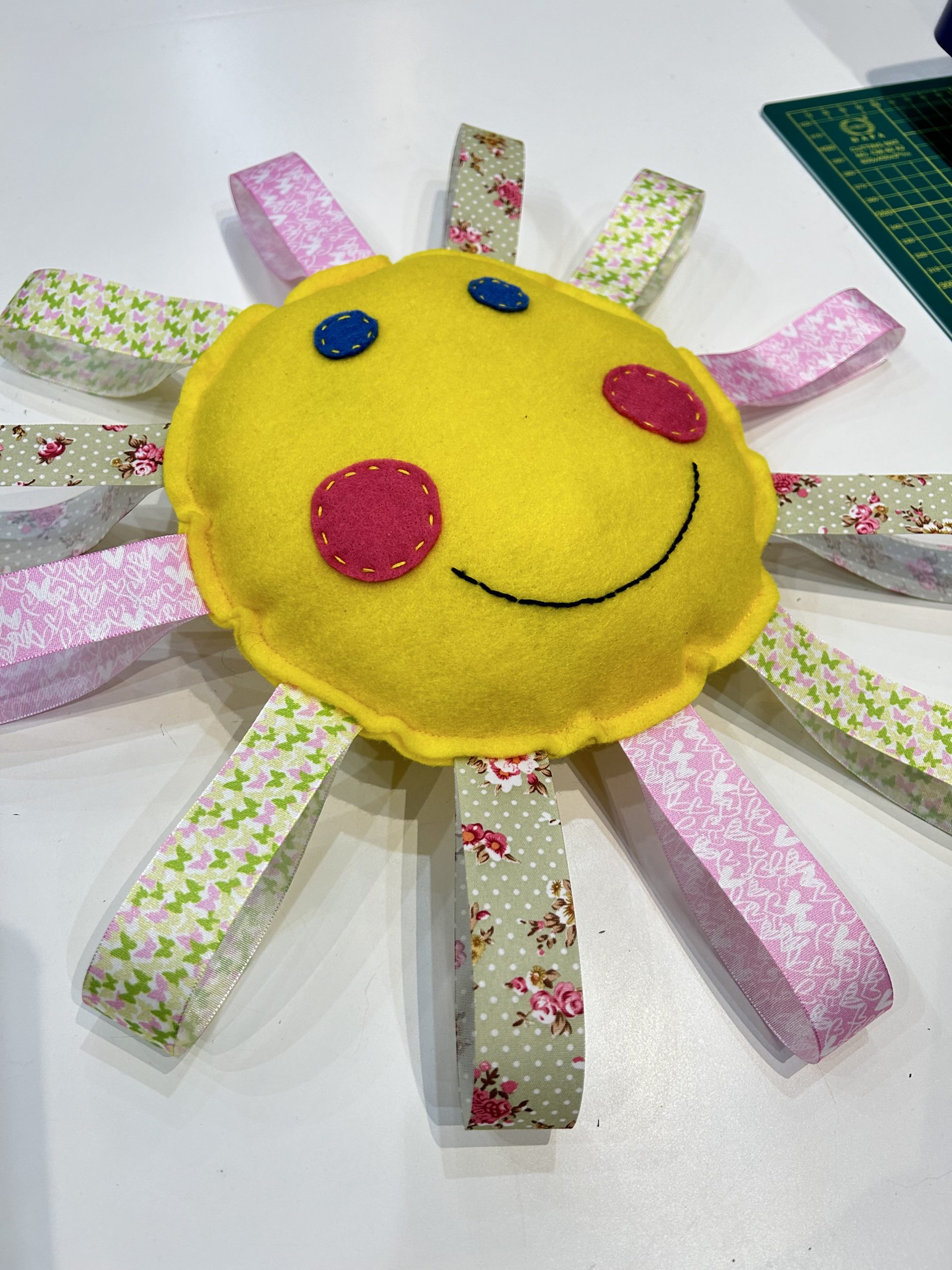 Sunshine cushion (1)