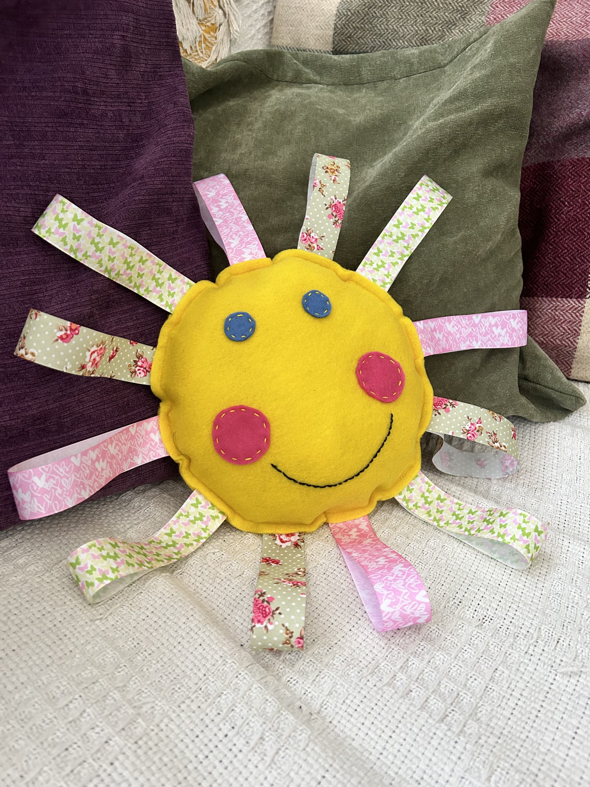 Sunshine cushion (5)